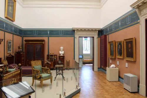 Managing humidity in museums and art galleries