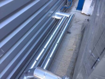 The insulation is completed outside too