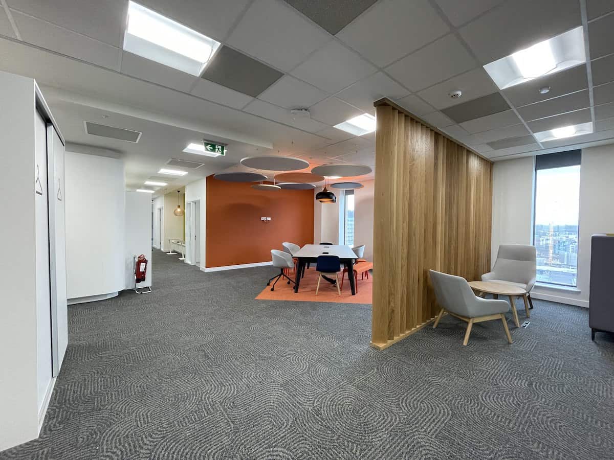 Breaking up the open space with dividers to allow flexible working on Capital Building floor 9