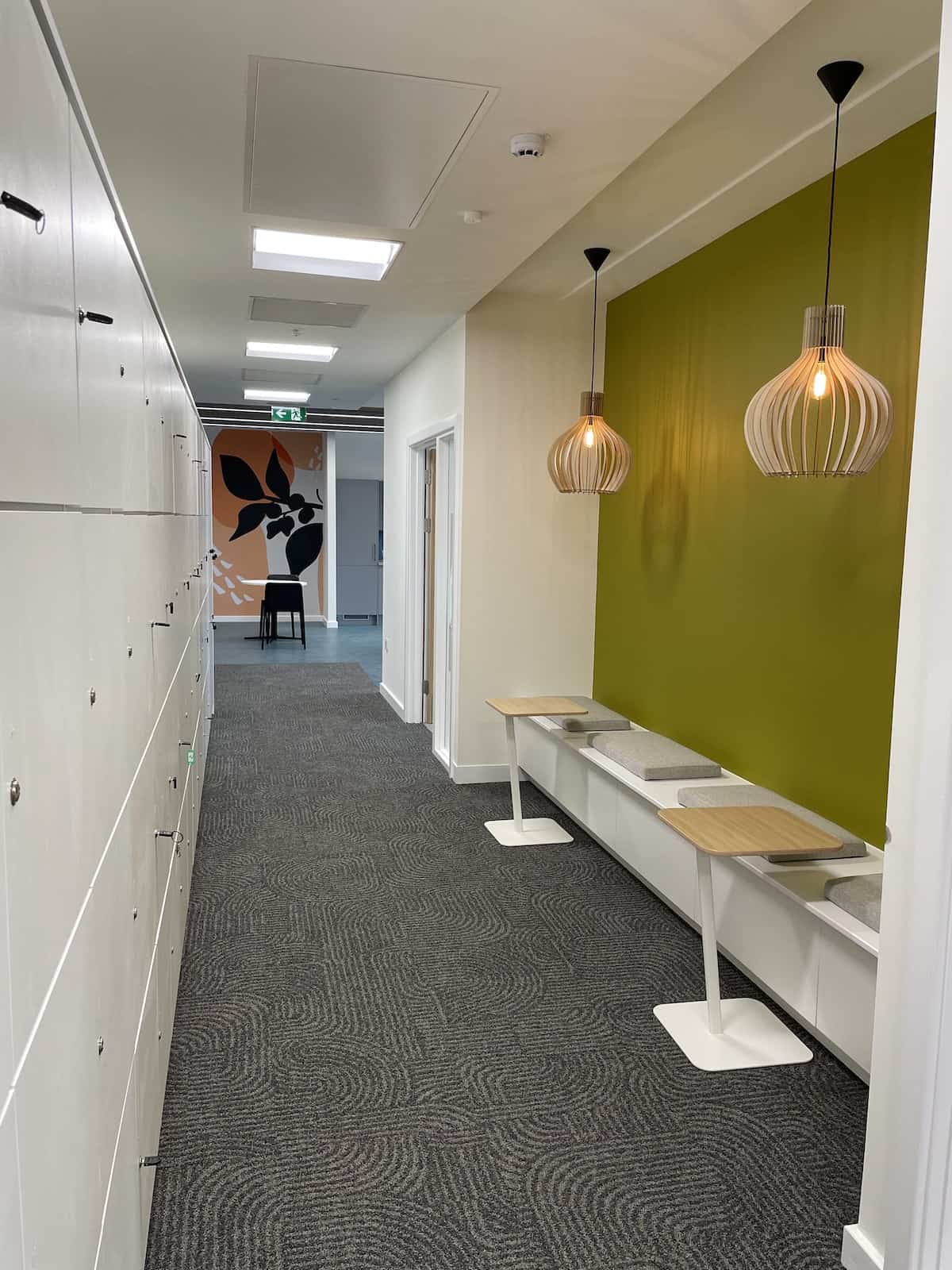 Small flexible break out spaces at Capital Building floor 9 by Kimpton