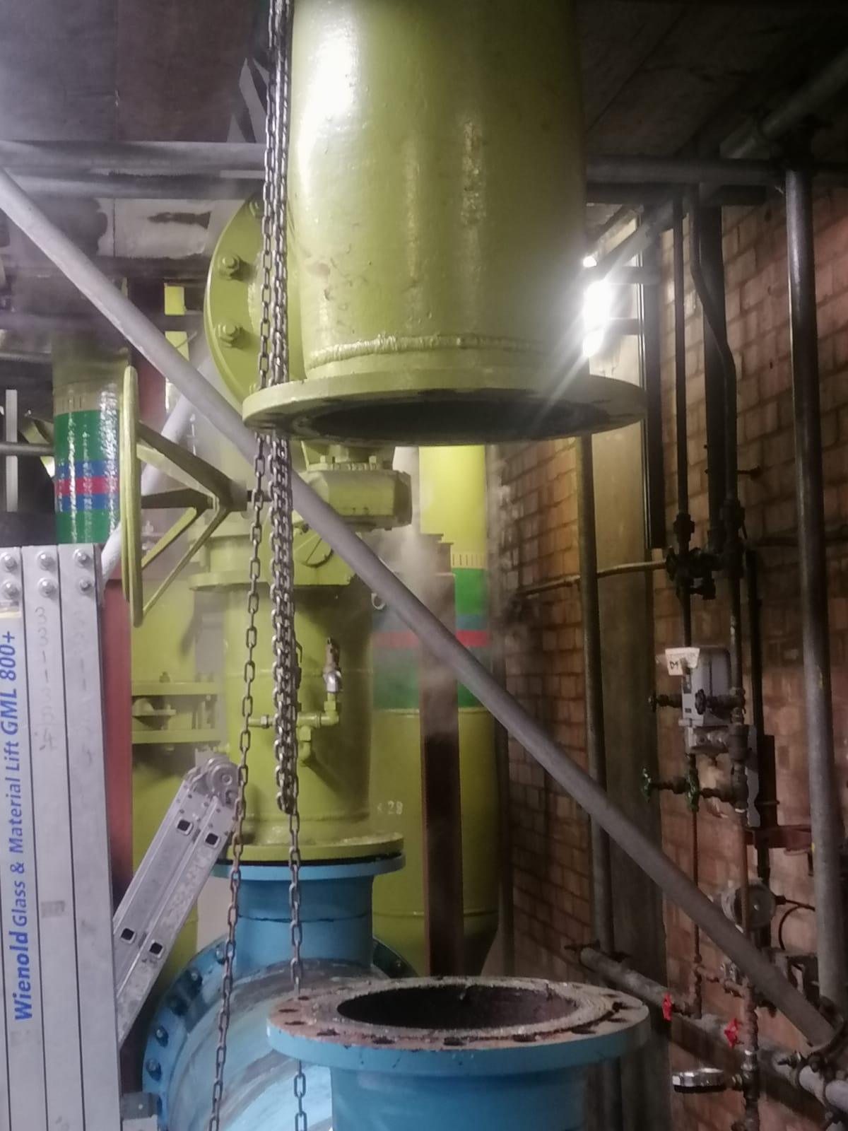 We now have access to install the new pipework during the pipe freezing process