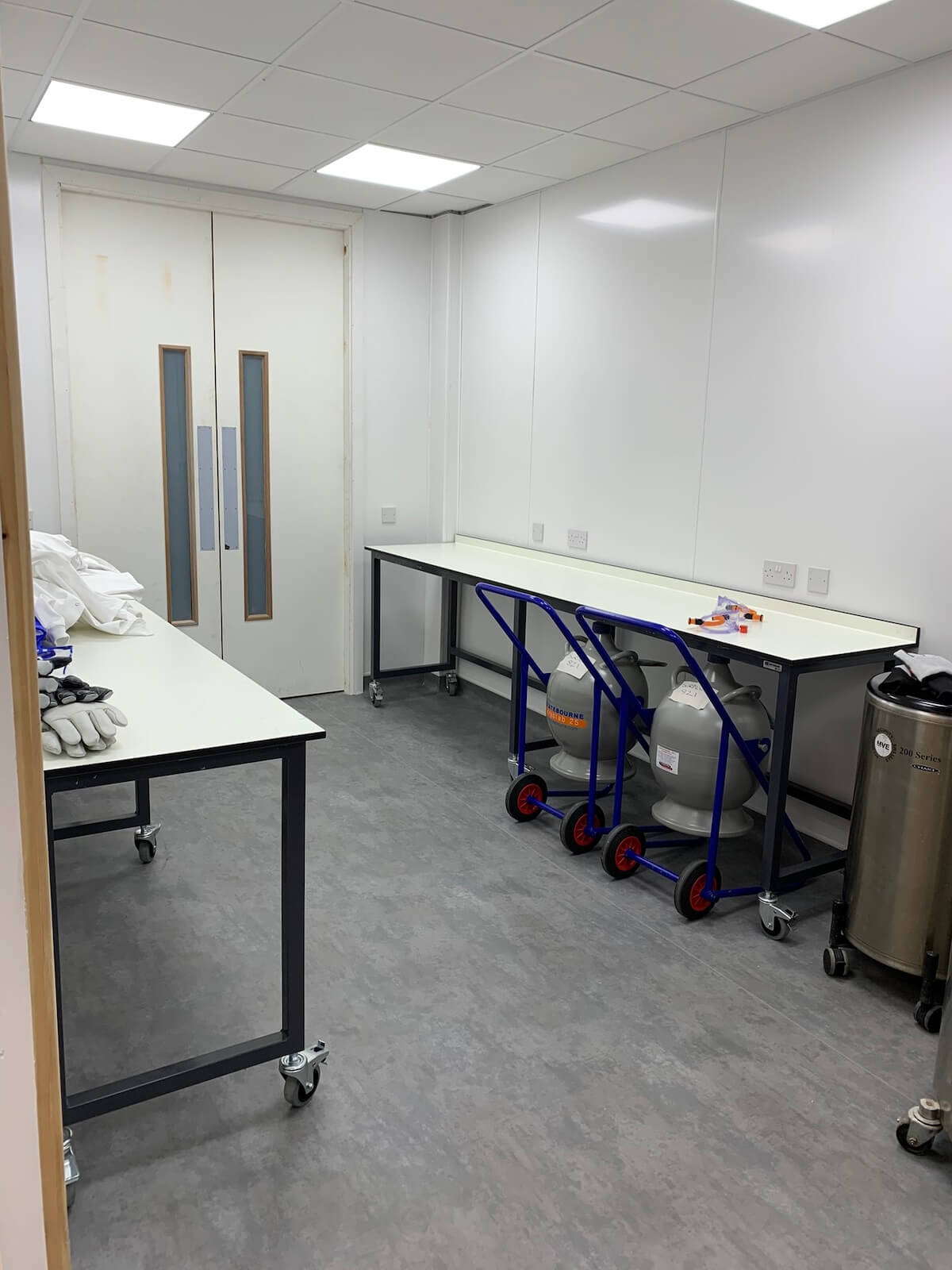 Part of the Biograd Liverpool Stem Cell Laboratory refurbishment by Kimpton