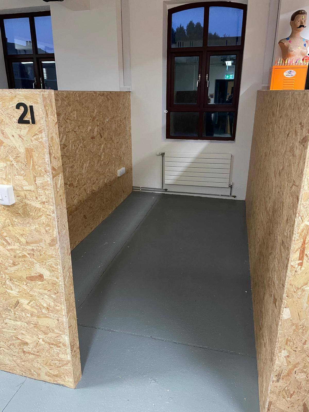 An empty pod at Make CIC with complete refit by Kimpton