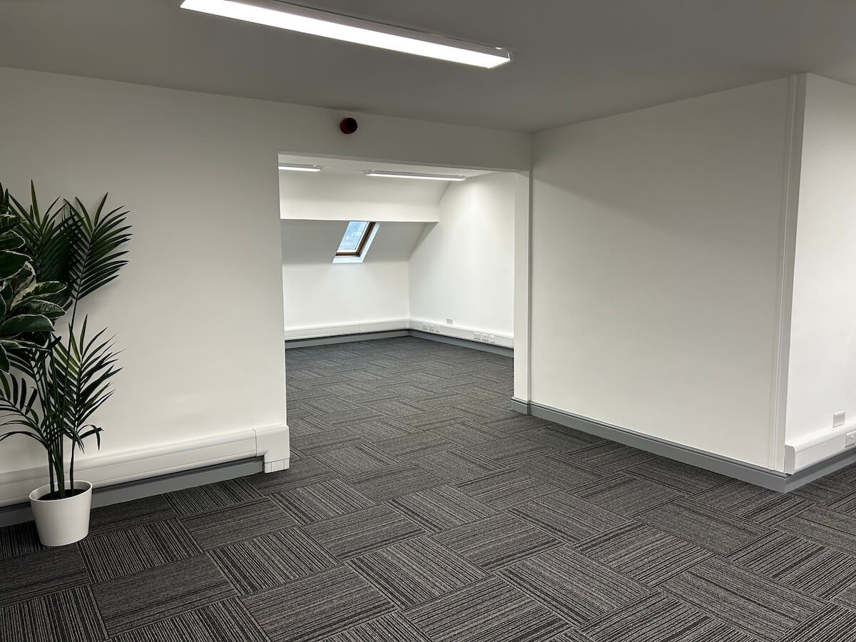 Second view of the working space at Warrant House with Cat A and Cat B fit out by Kimpton